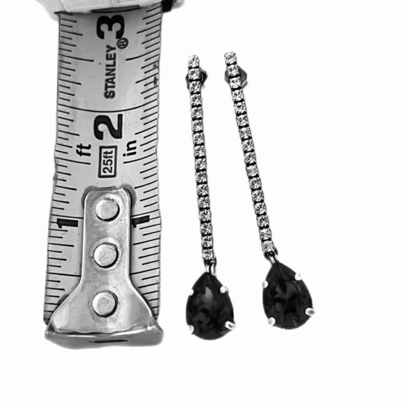 Handcrafted post earrings with red and clear Swarovski crystal - Picture 6 of 7